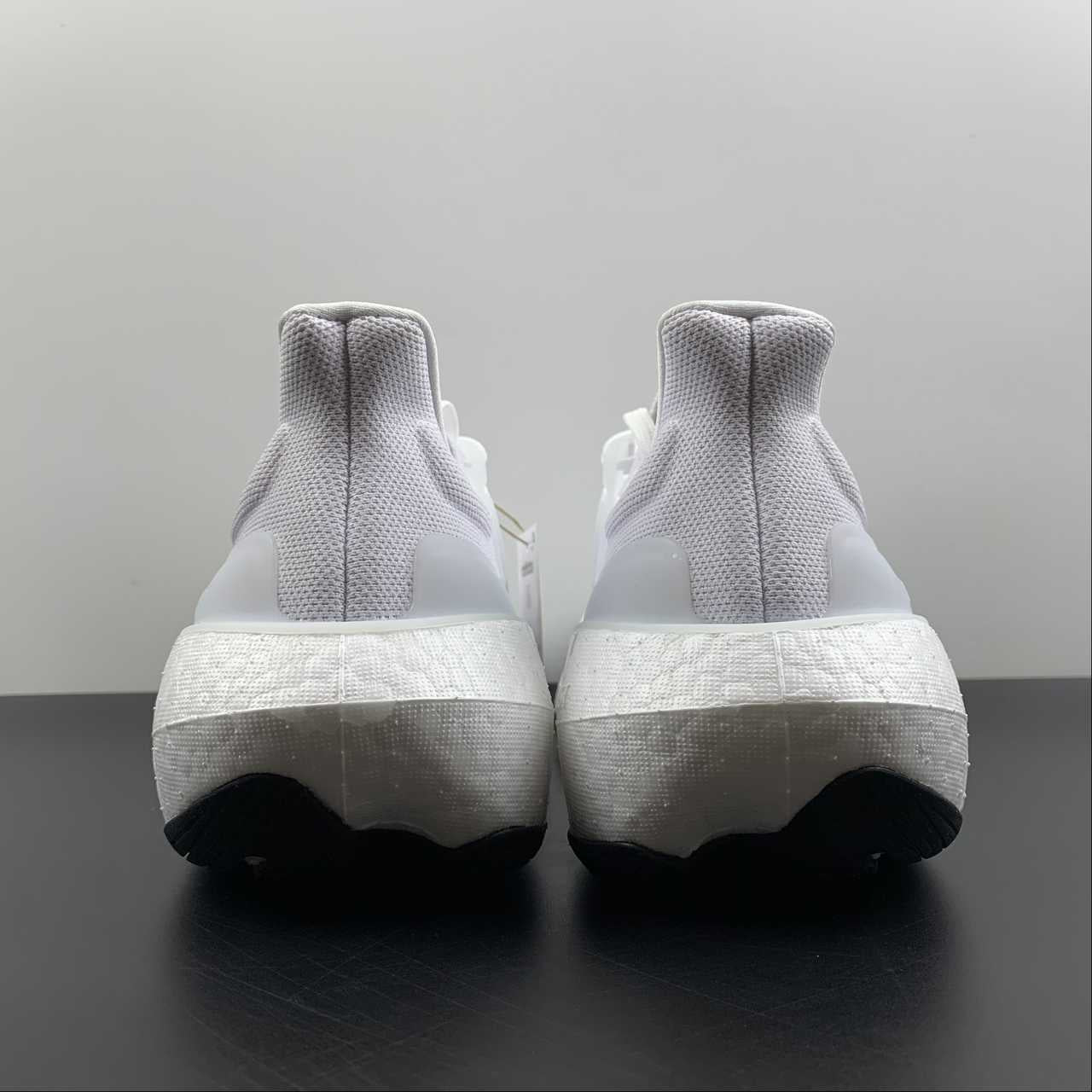 Adidas Ultraboost Light 23