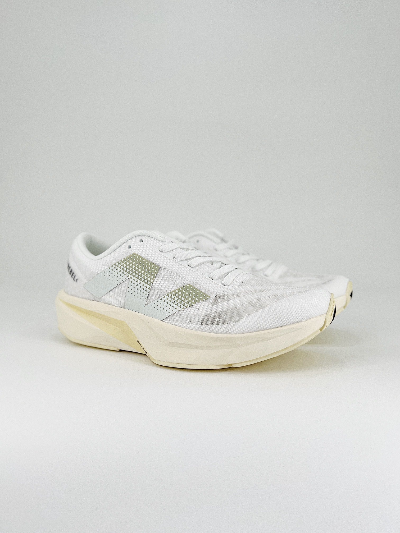 New Balance Rebel V4
