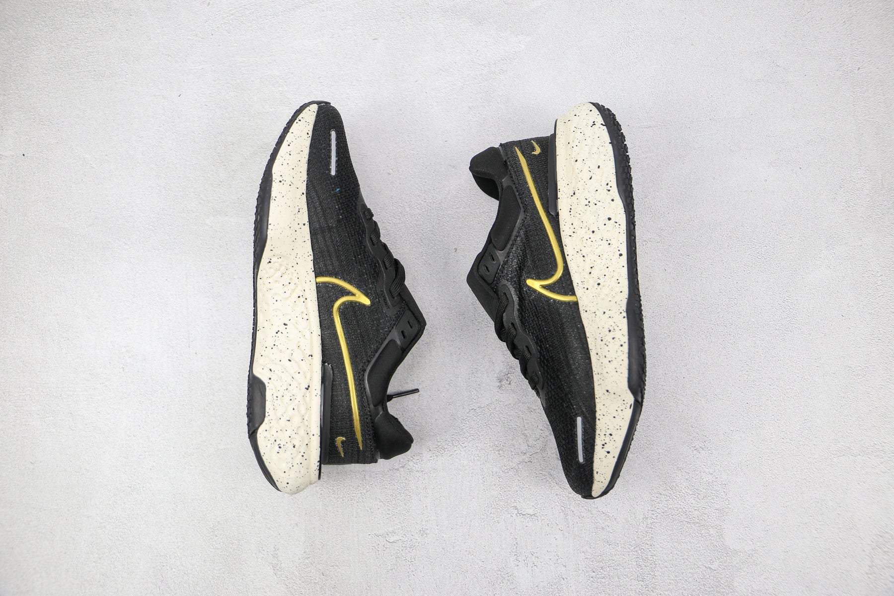 Nike Air ZoomX Invencible Run FK