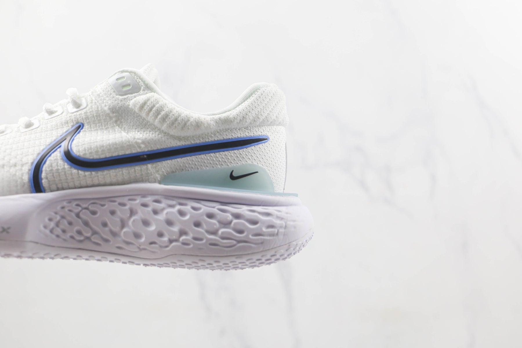 Nike Air ZoomX Invencible Run FK