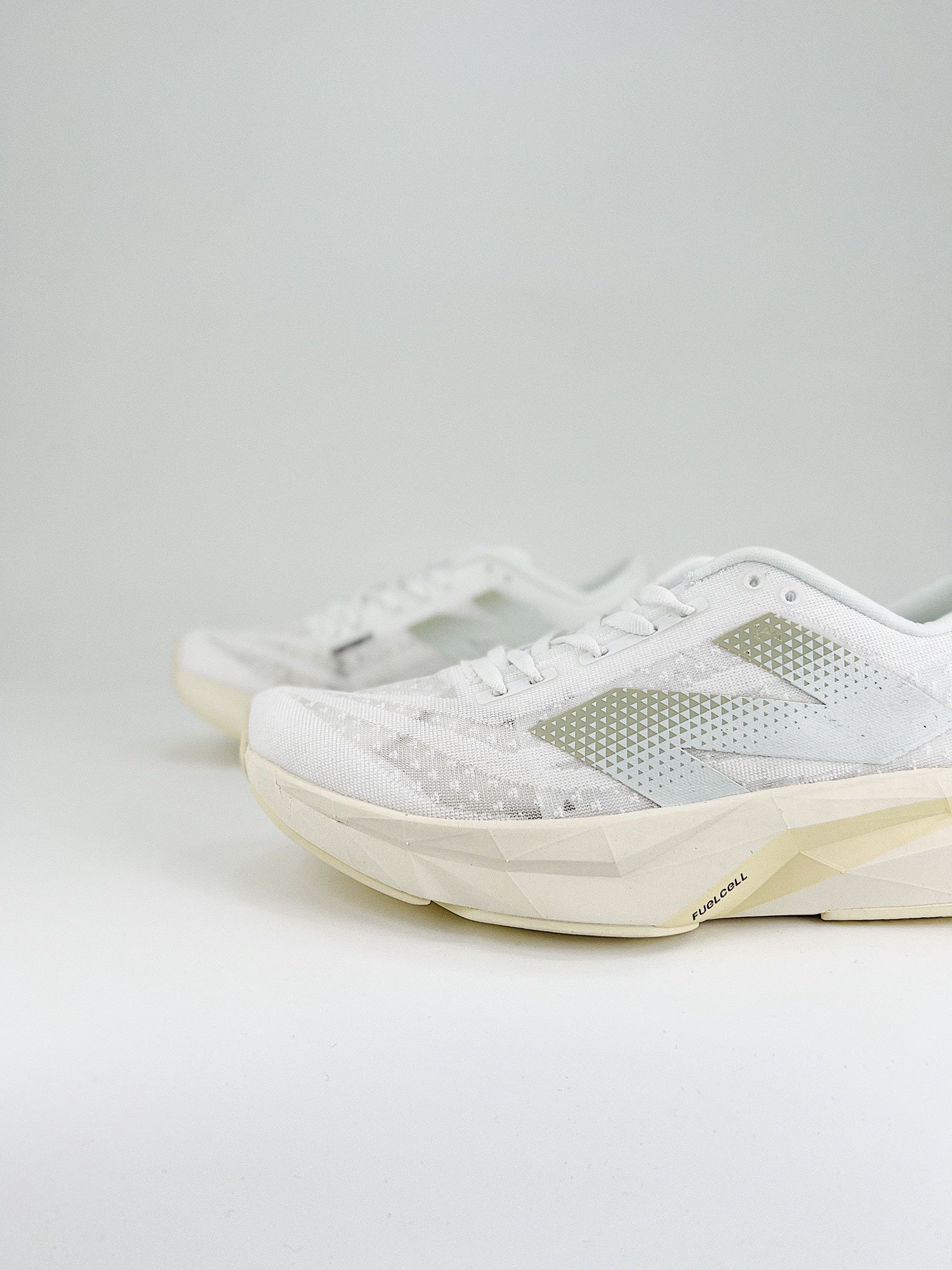 New Balance Rebel V4