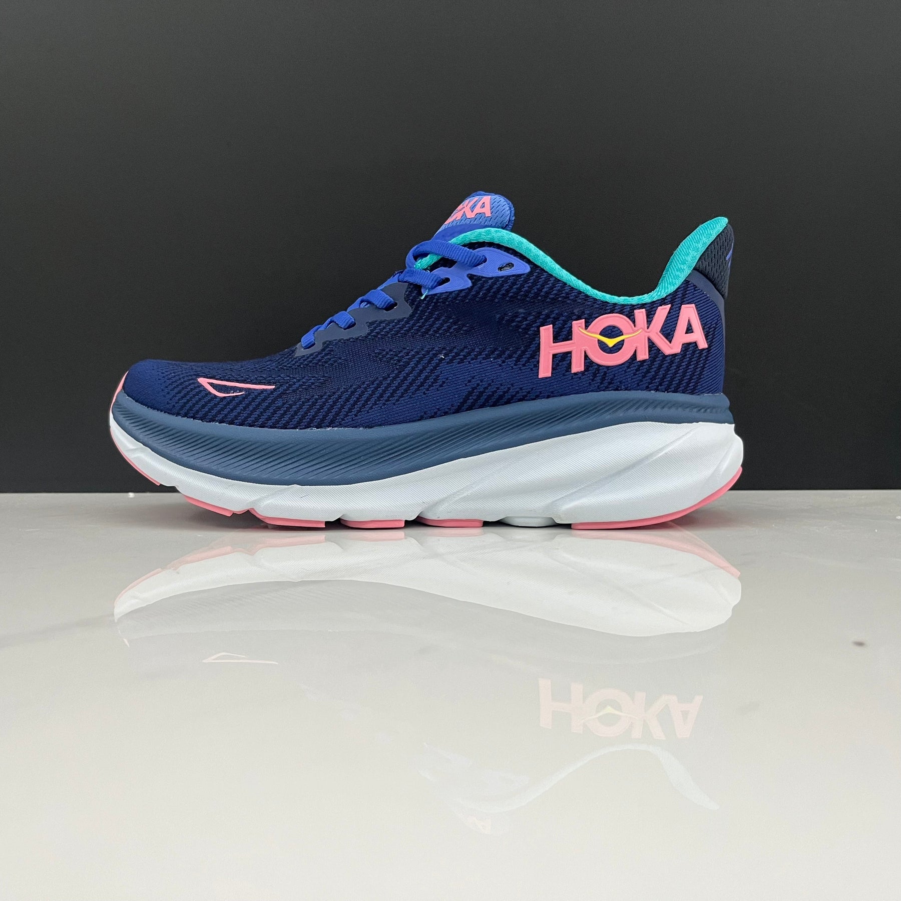 Hoka Clifton 9