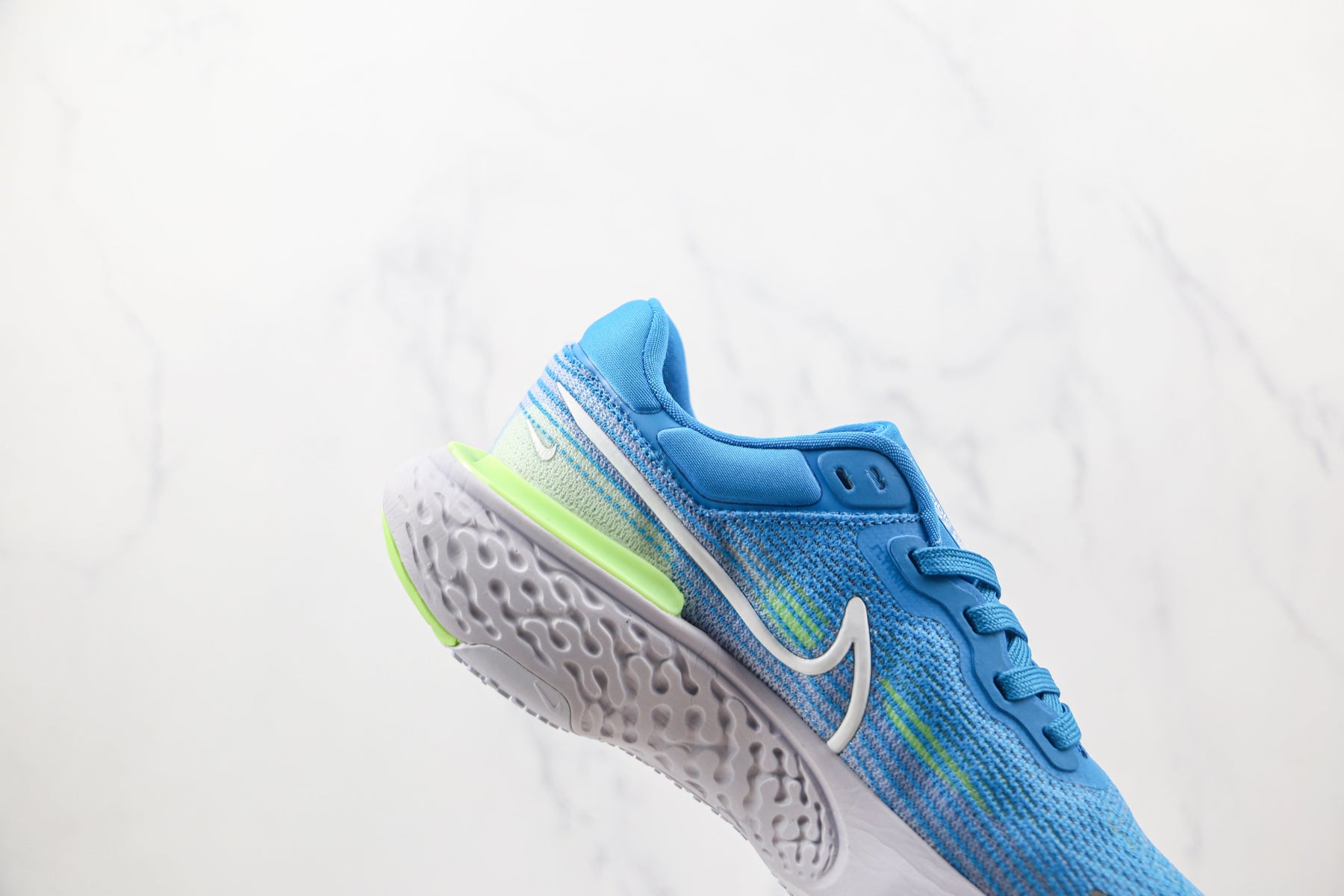 Nike Air ZoomX Invencible Run FK