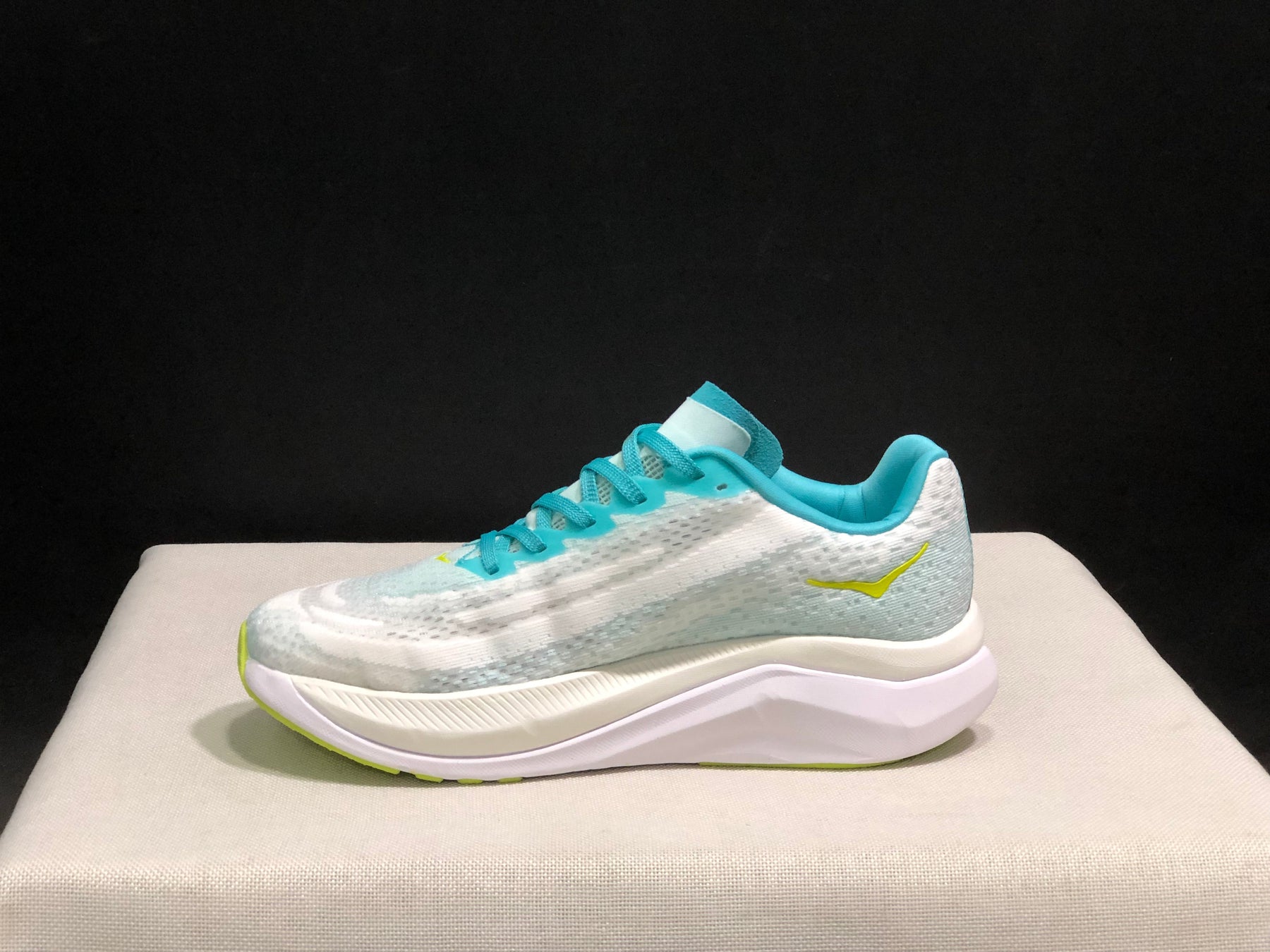 Hoka Mach X