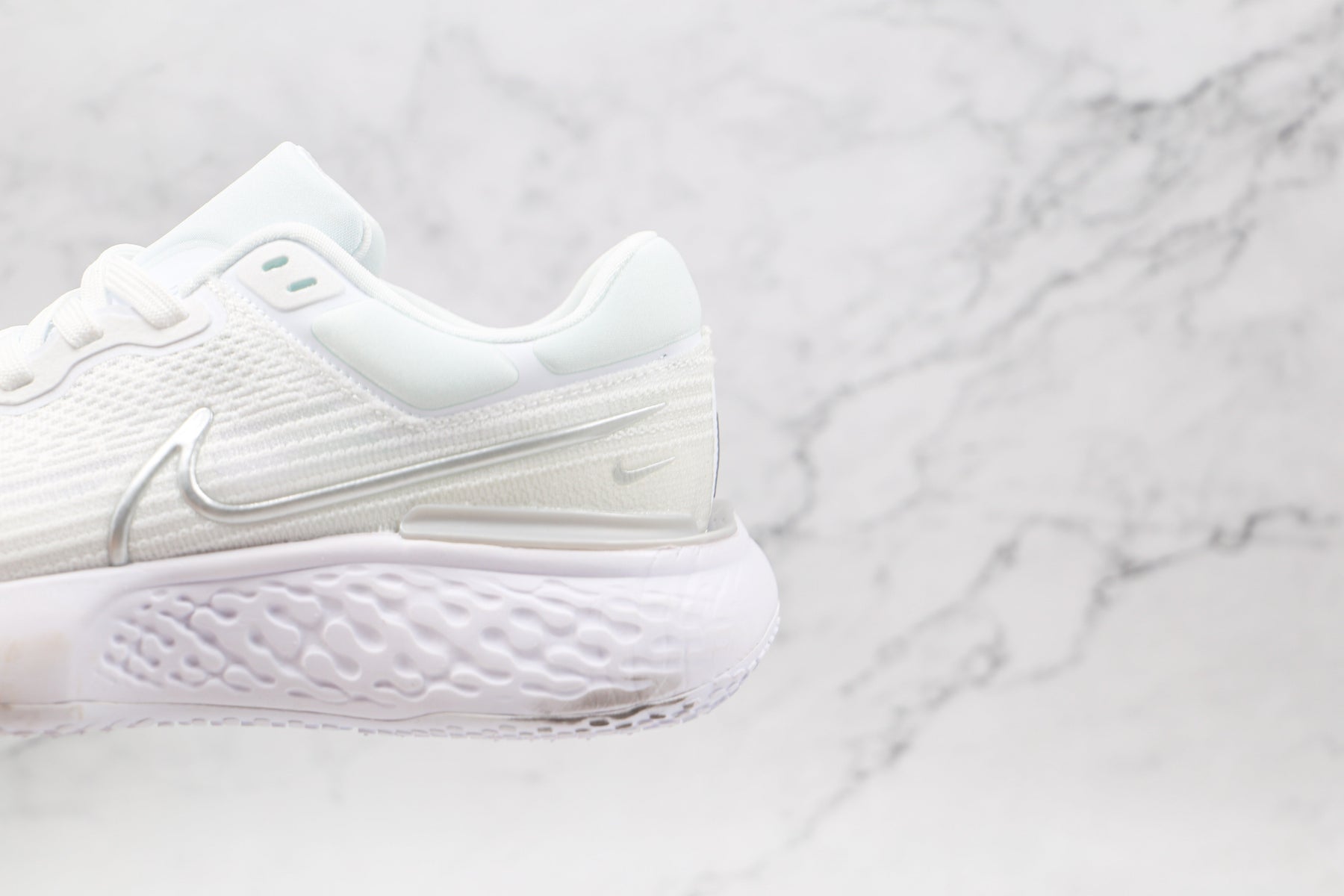 Nike Air ZoomX Invencible Run FK