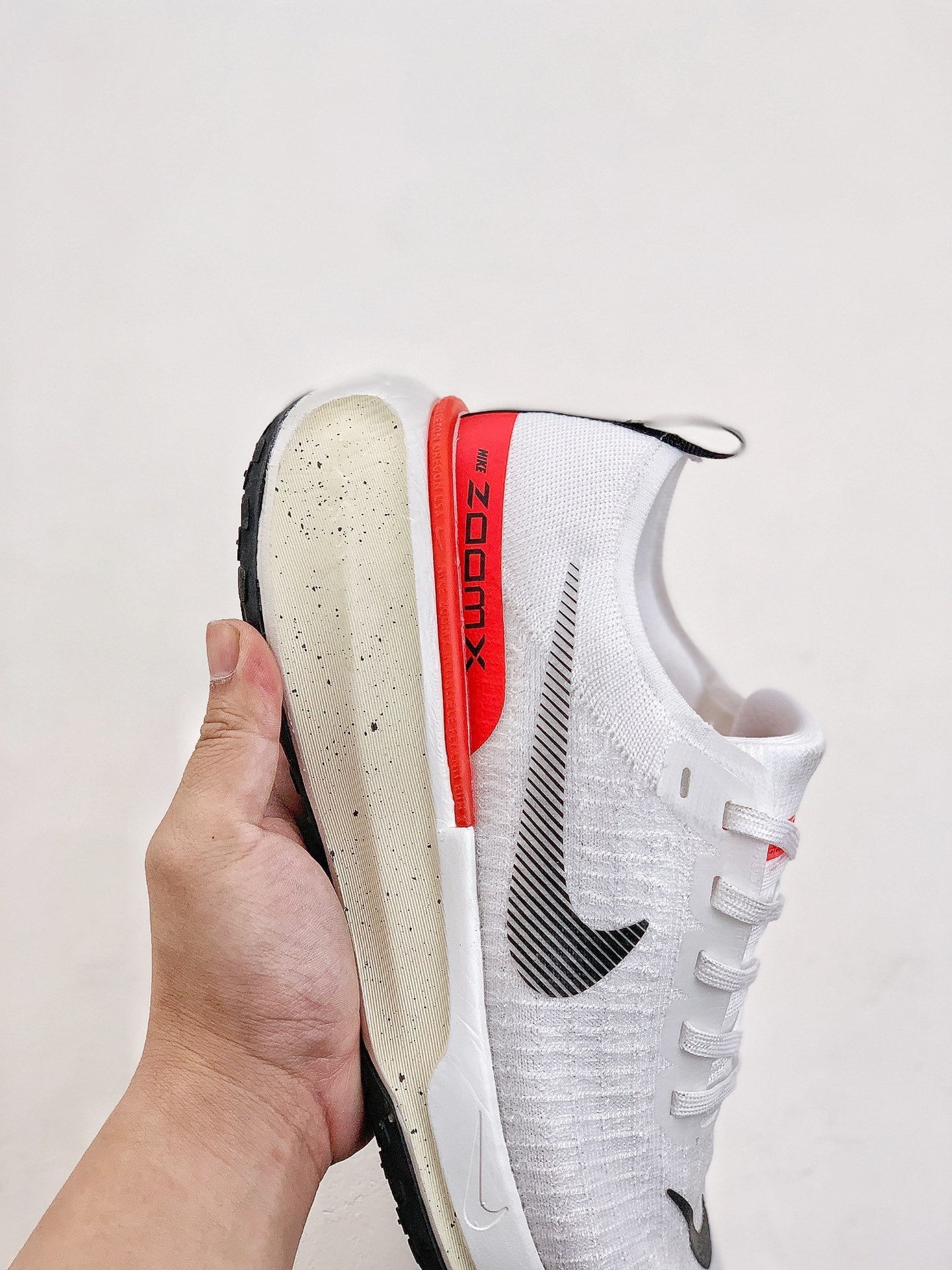 Nike Air Zoom X Invincible Run 3