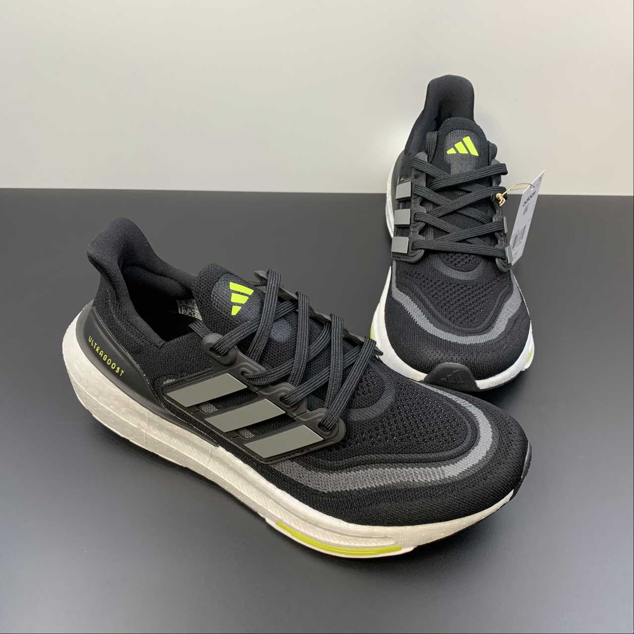 Adidas Ultraboost Light 23