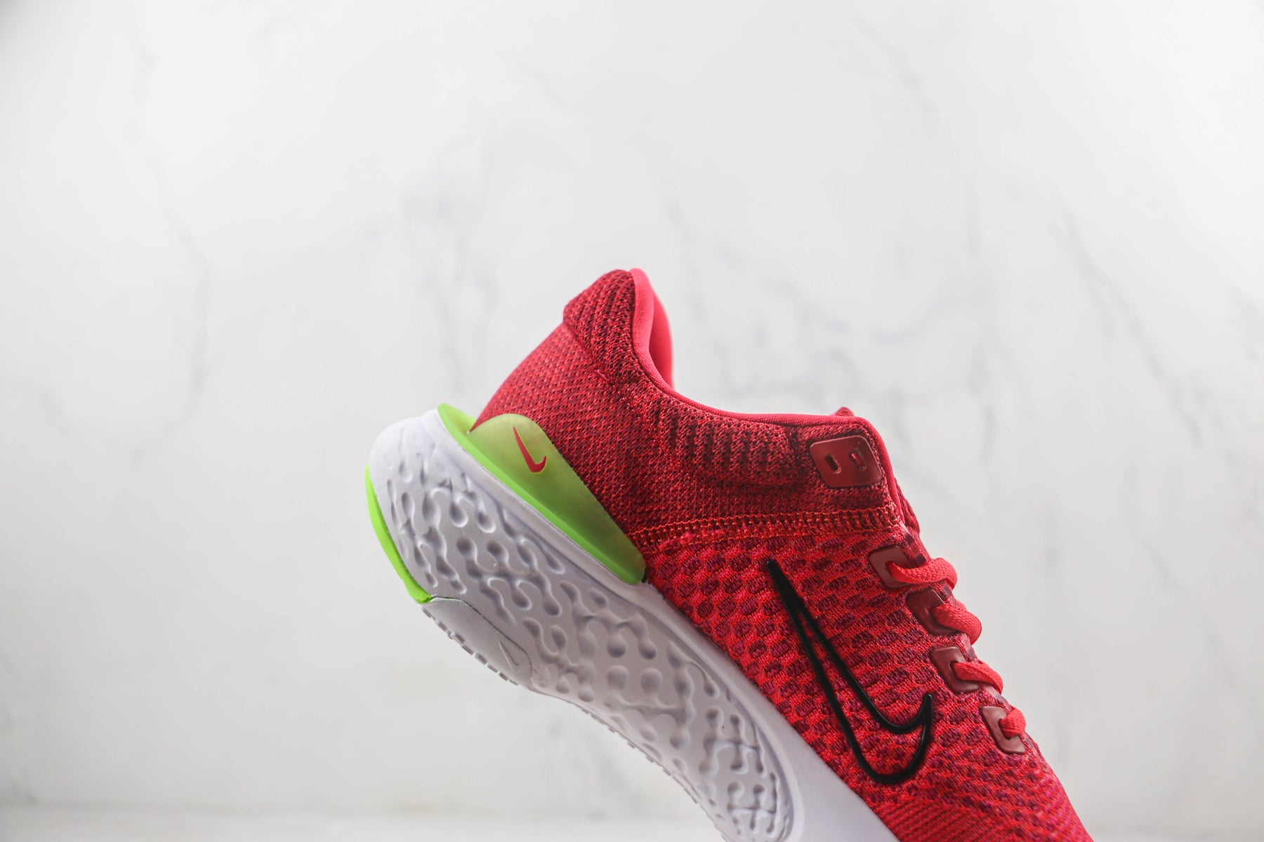 Nike Air ZoomX Invencible Run FK