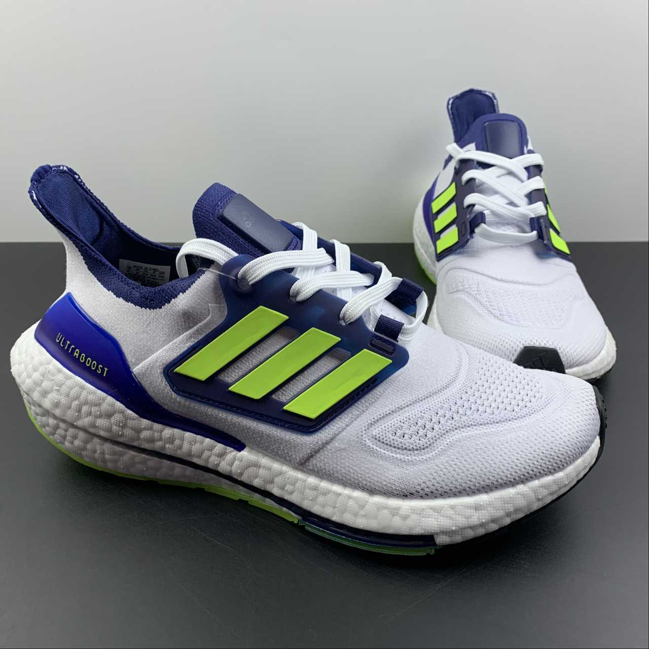 Adidas Ultraboost 22