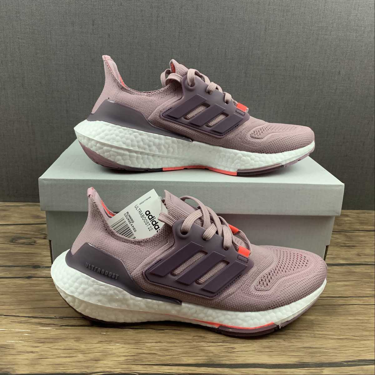 Adidas Ultraboost 22
