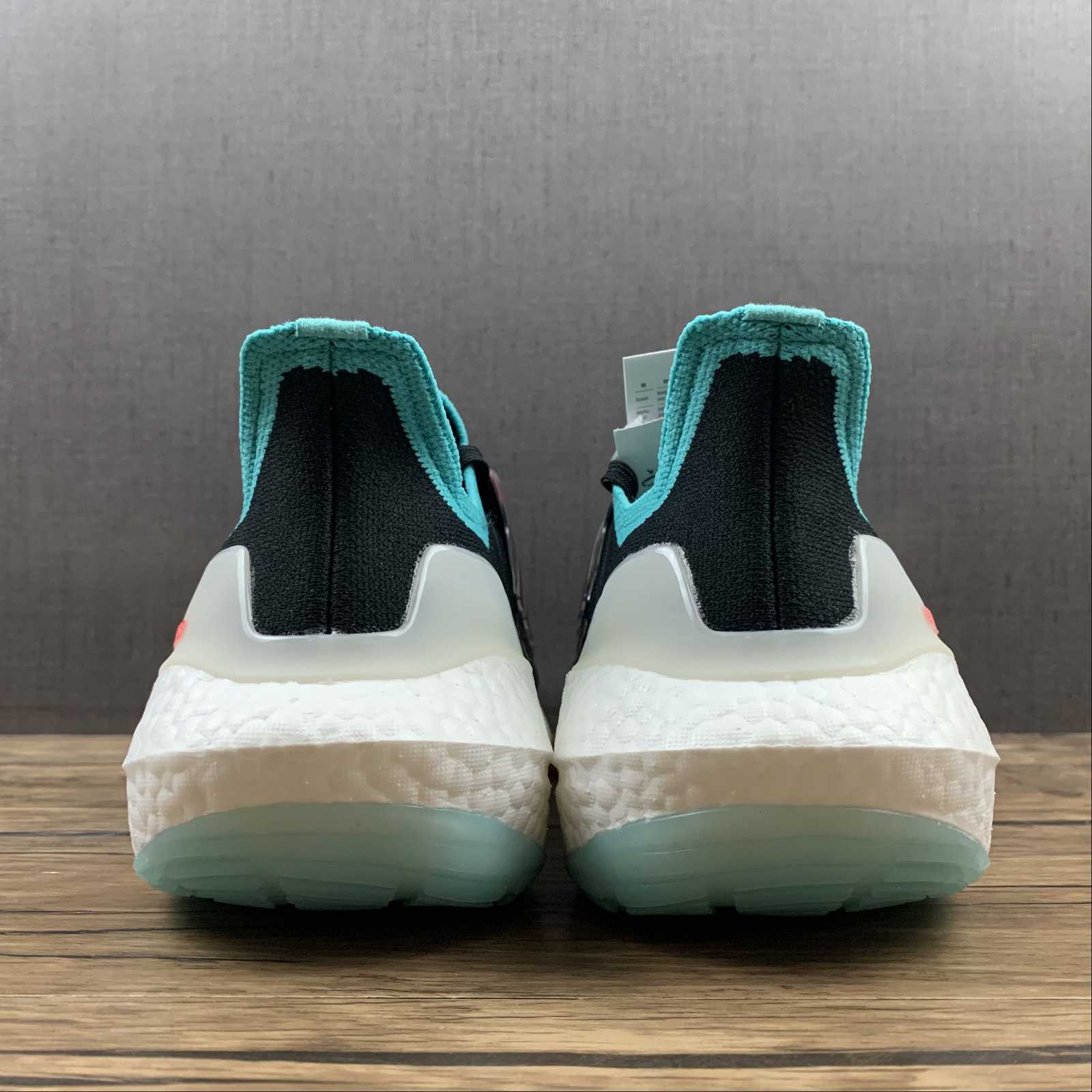 Adidas Ultraboost 22