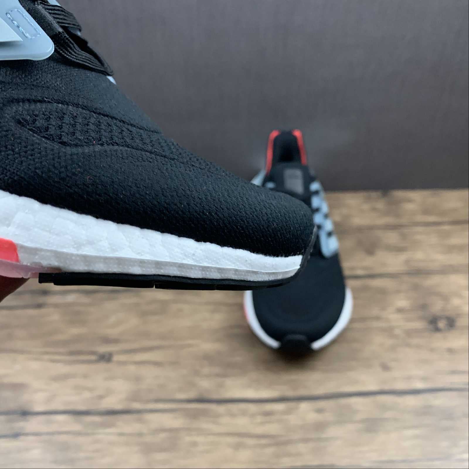 Adidas Ultraboost 22