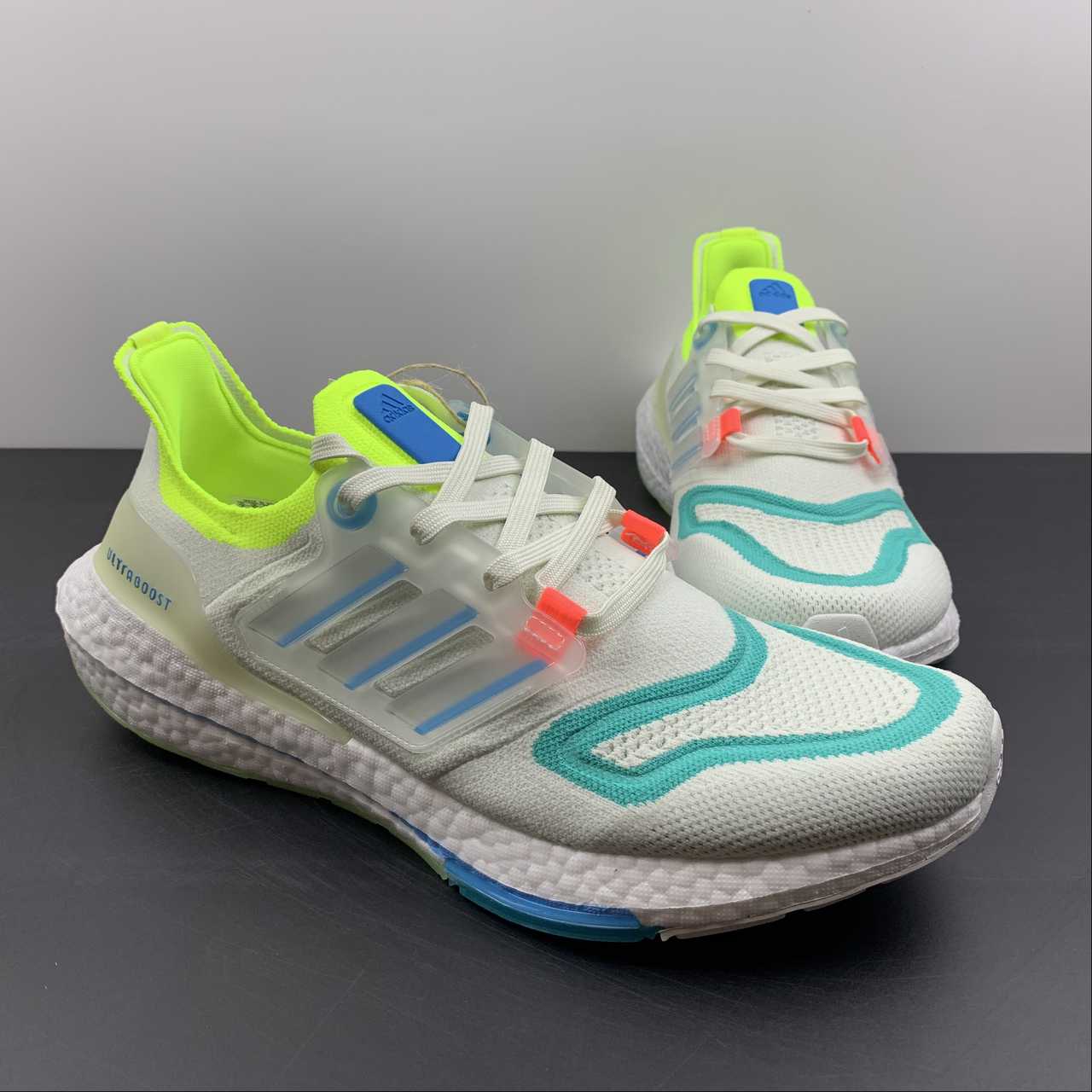 Adidas Ultraboost 22