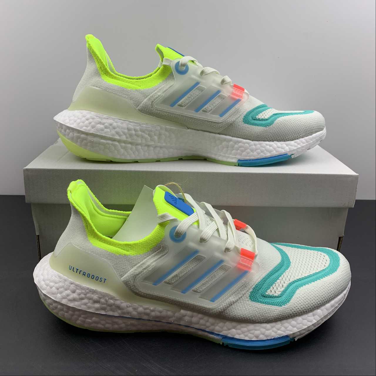 Adidas Ultraboost 22