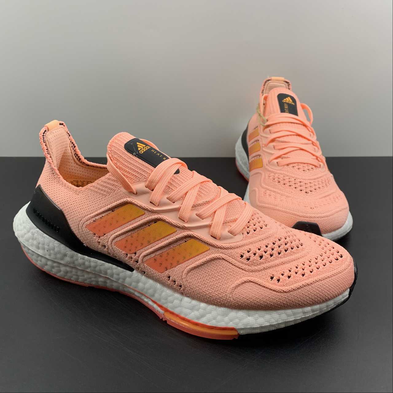 Adidas Ultraboost 22