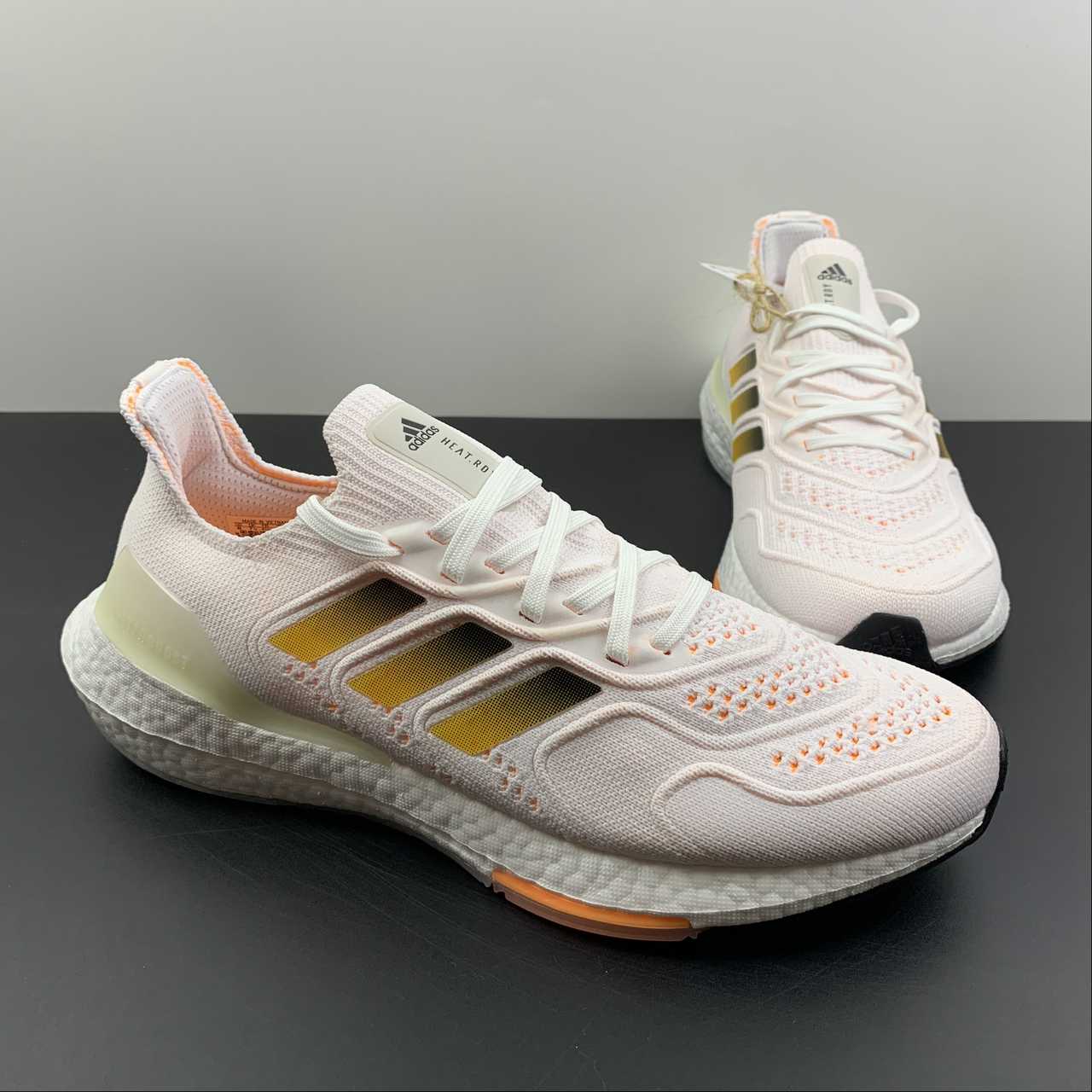 Adidas Ultraboost 22
