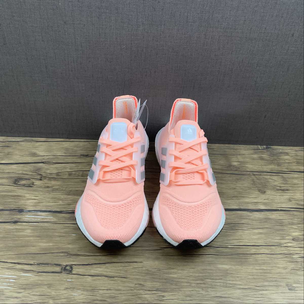 Adidas Ultraboost 22