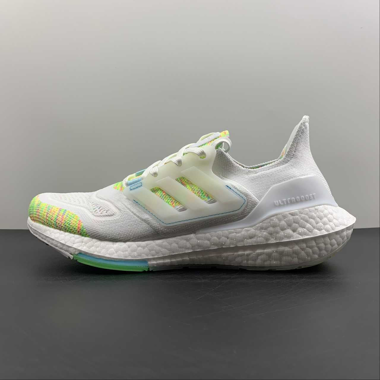 Adidas Ultraboost 22
