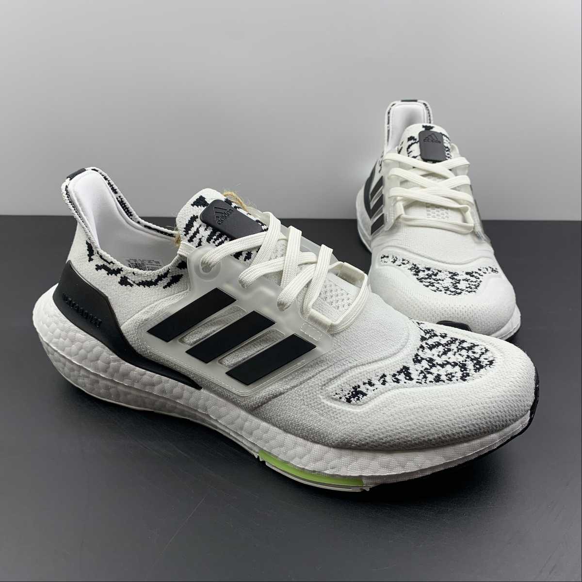 Adidas Ultraboost 22