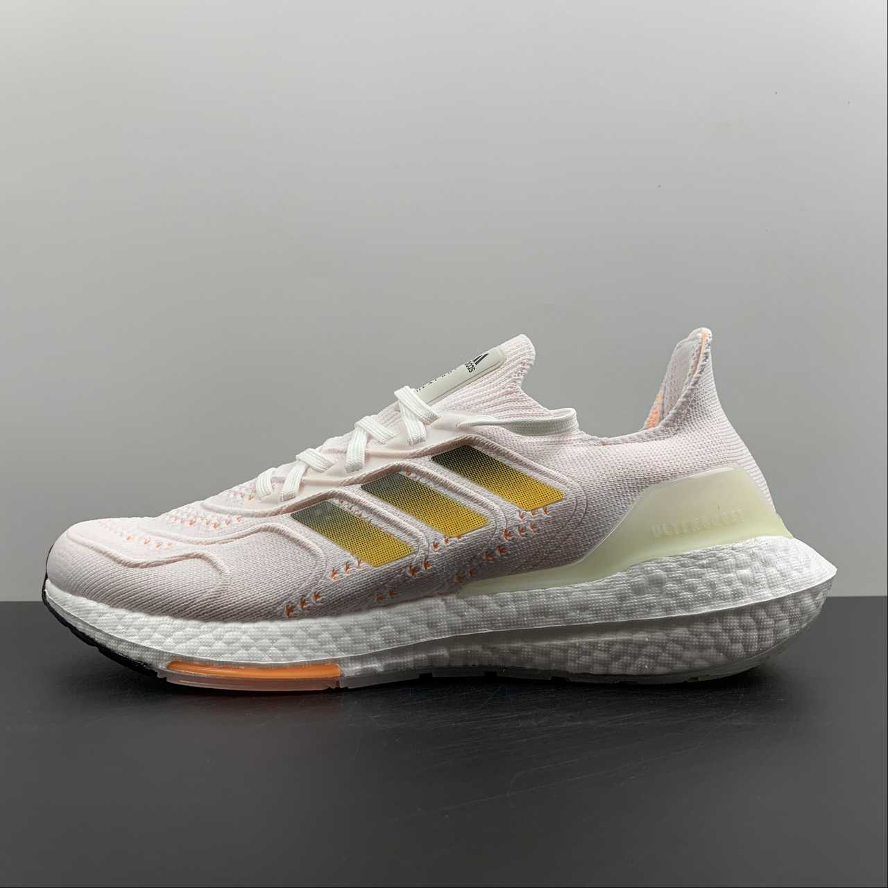 Adidas Ultraboost 22