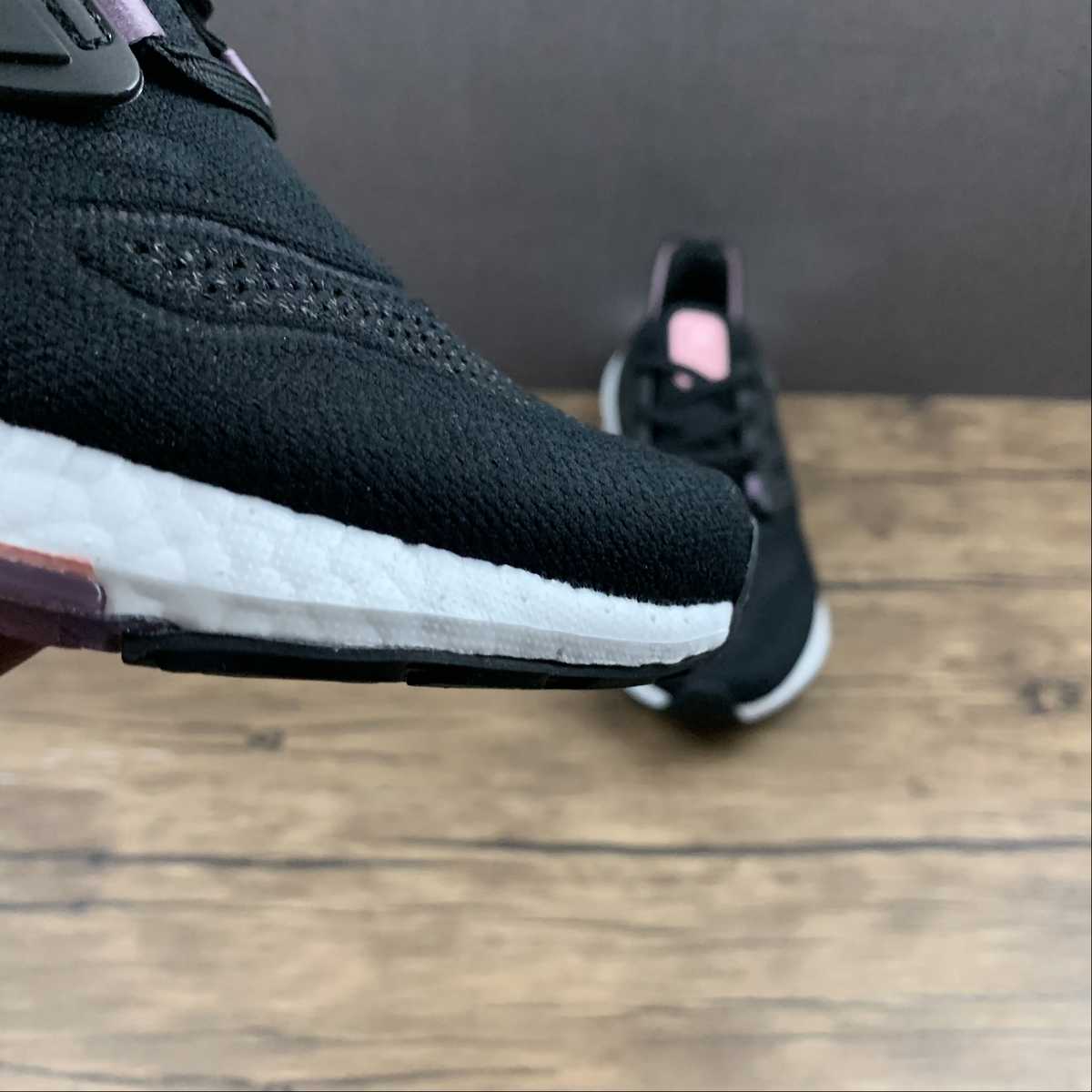 Adidas Ultraboost 22