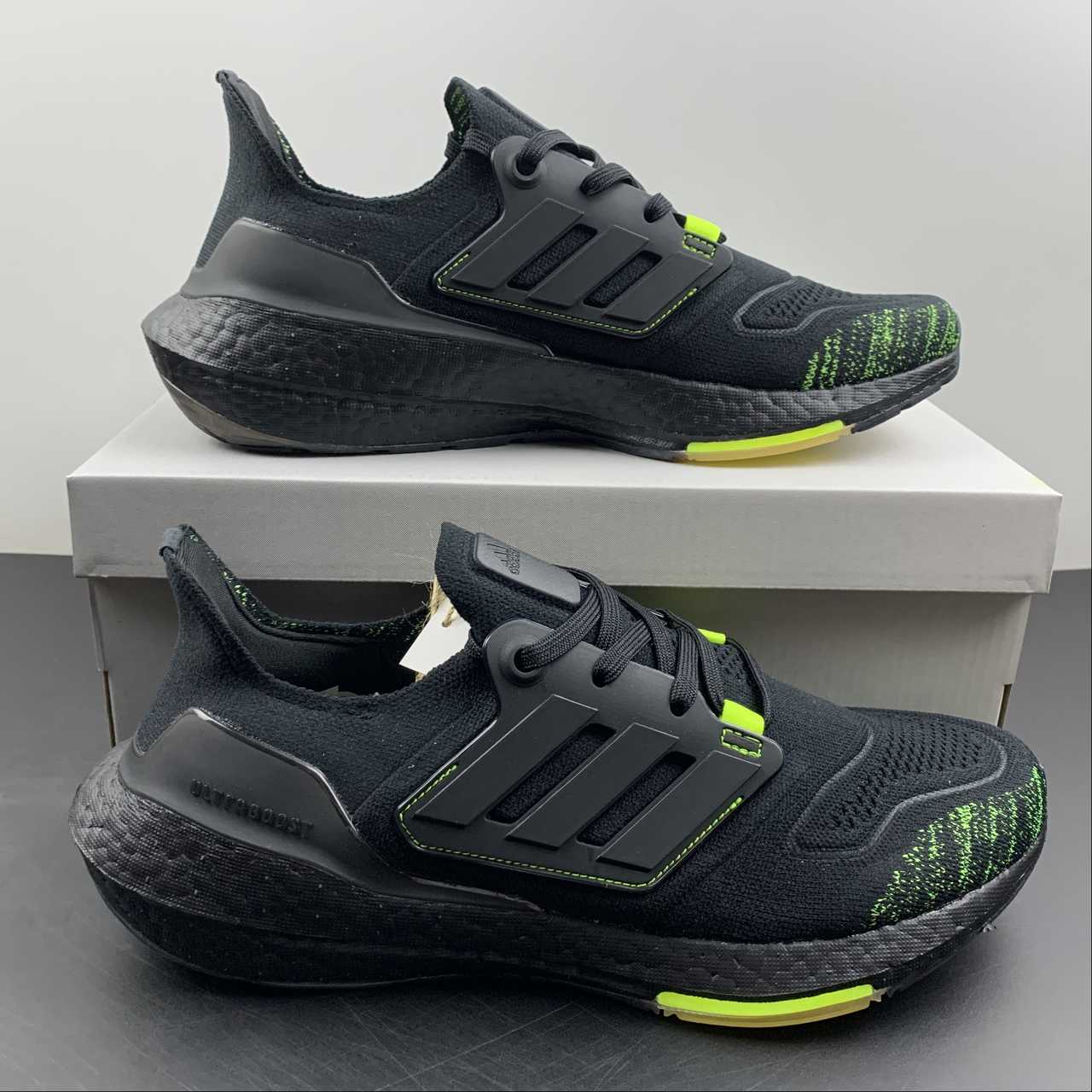 Adidas Ultraboost 22