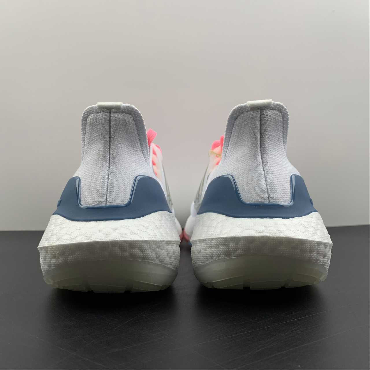 Adidas Ultraboost 22