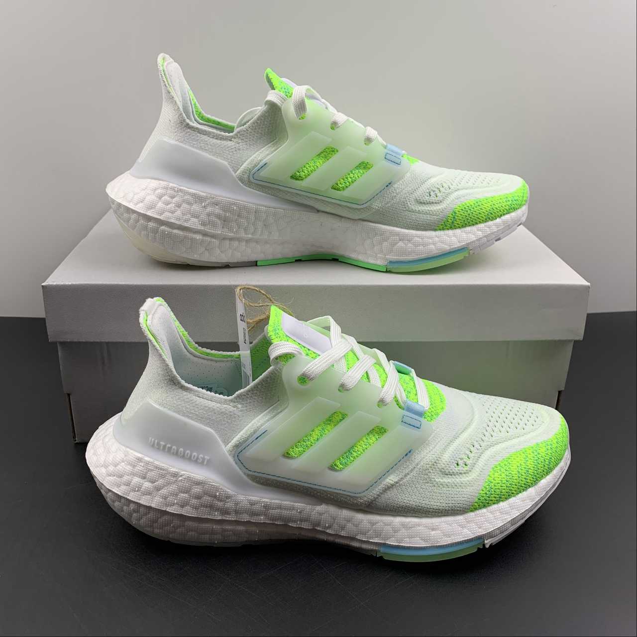 Adidas Ultraboost 22
