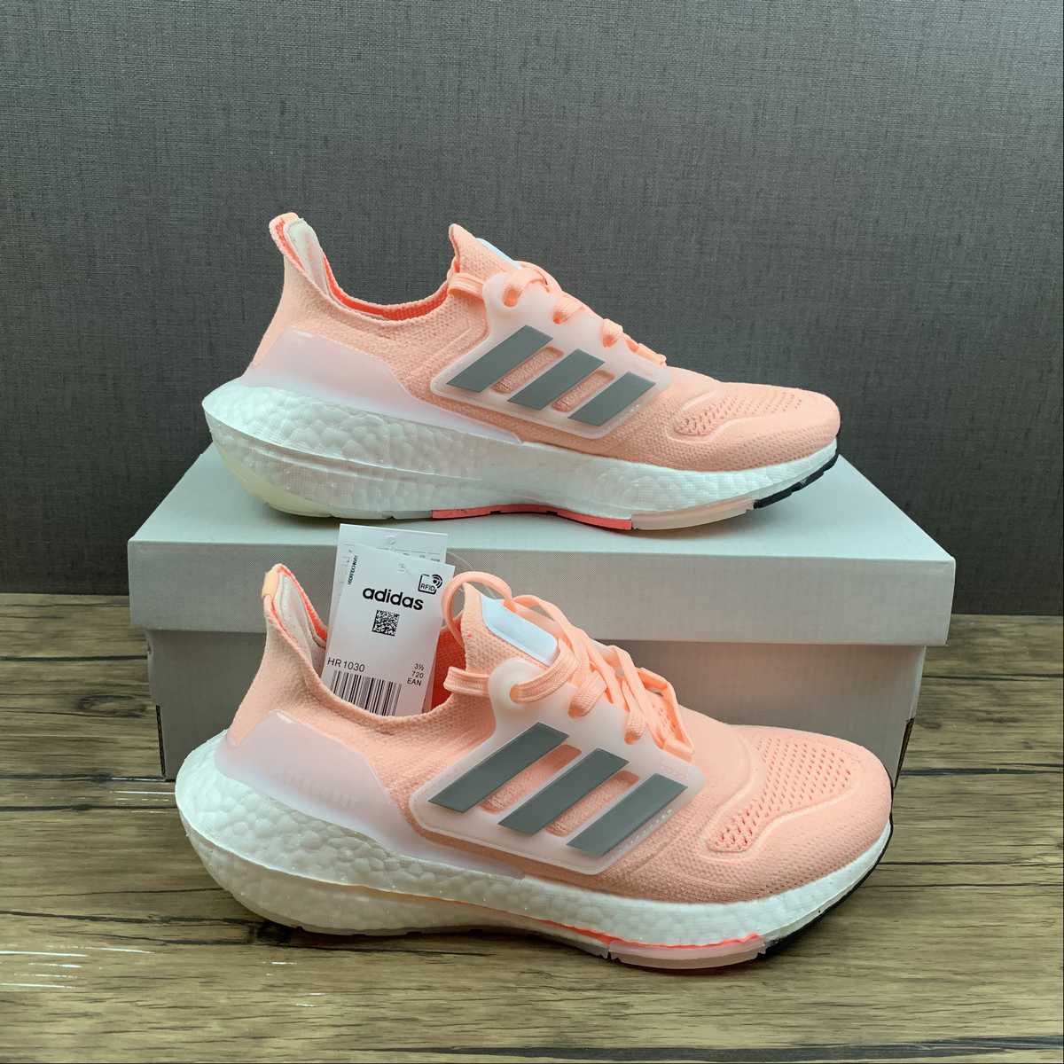 Adidas Ultraboost 22