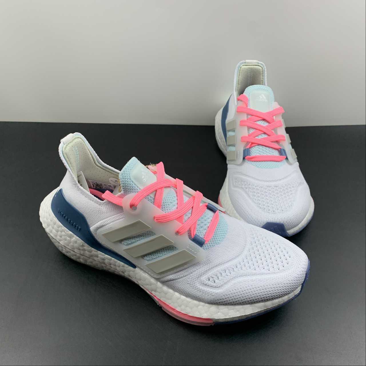 Adidas Ultraboost 22