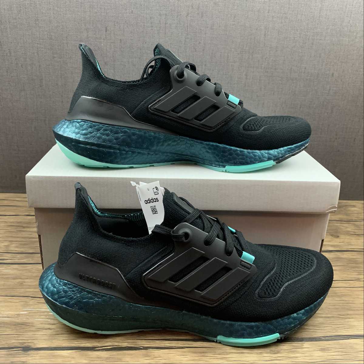 Adidas Ultraboost 22