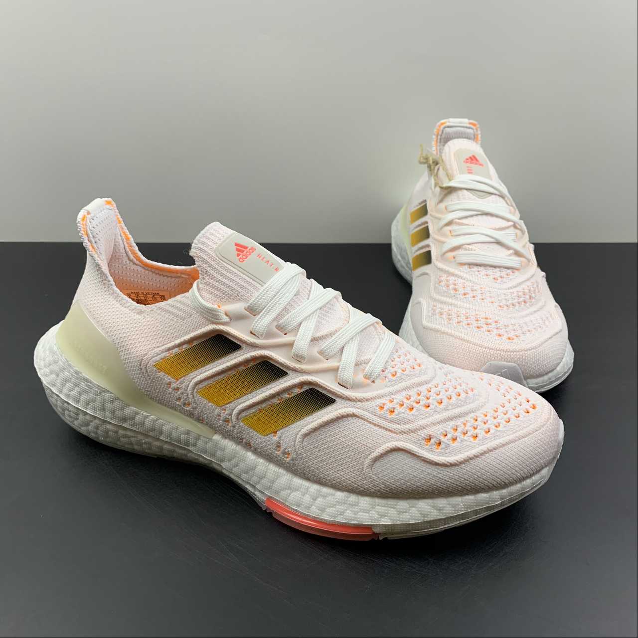 Adidas Ultraboost 22