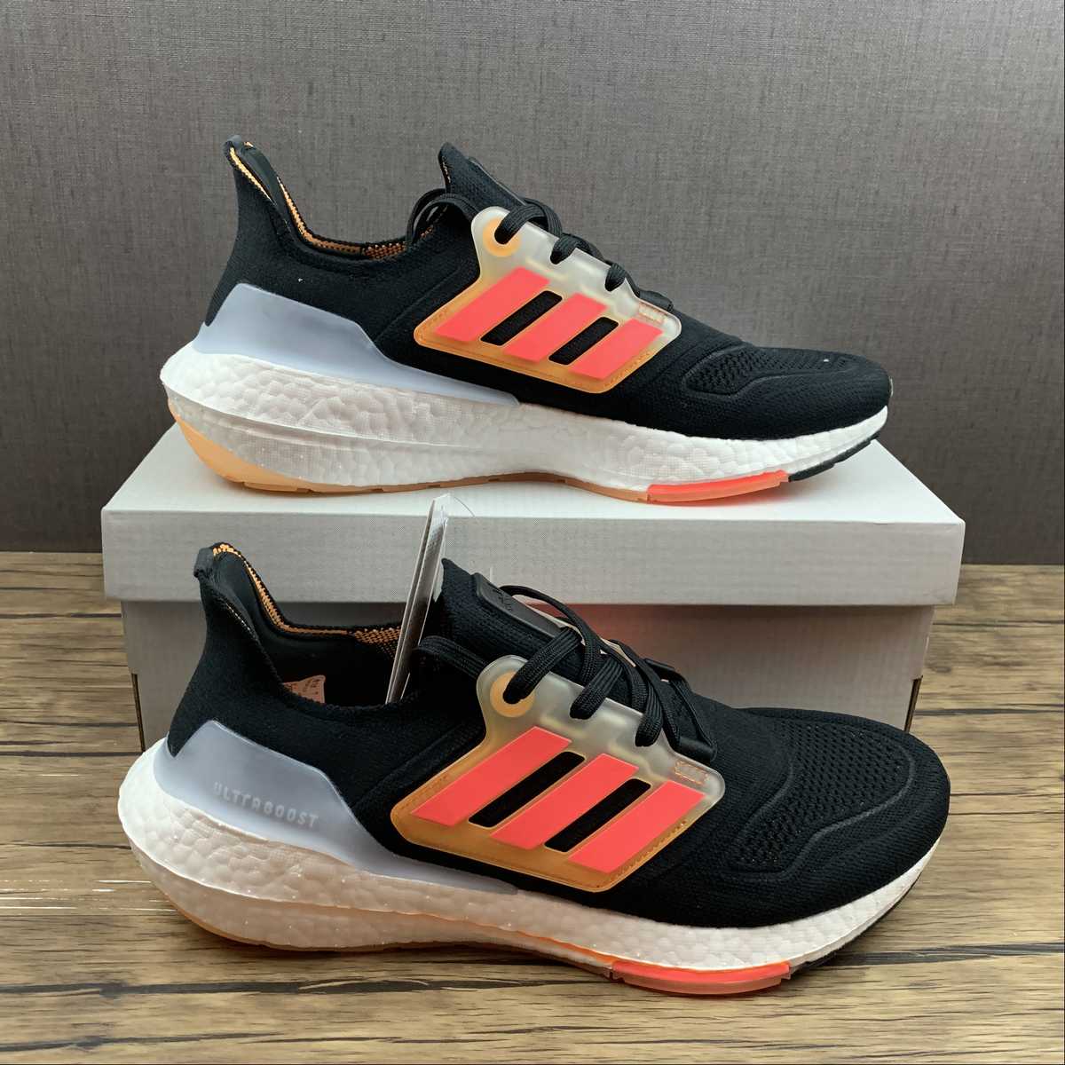 Adidas Ultraboost 22