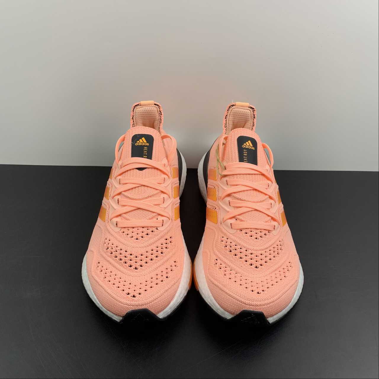 Adidas Ultraboost 22