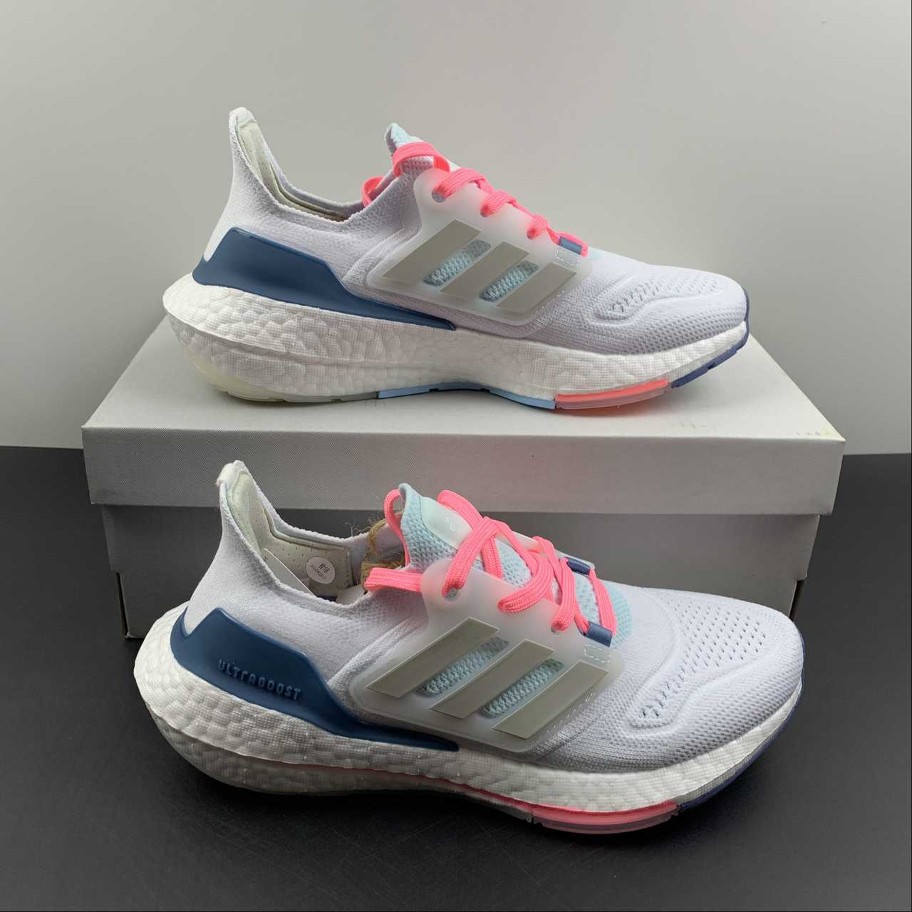 Adidas Ultraboost 22