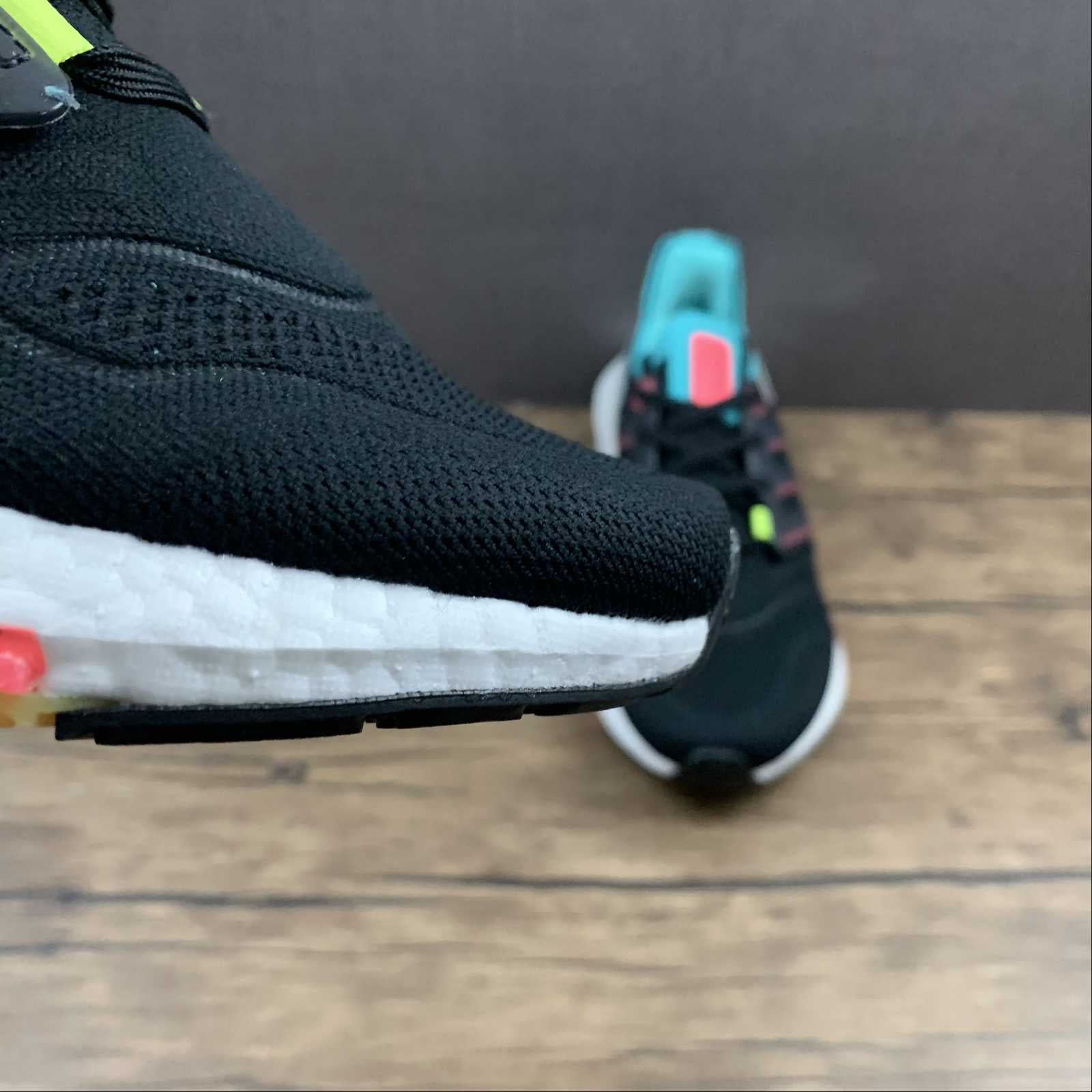 Adidas Ultraboost 22