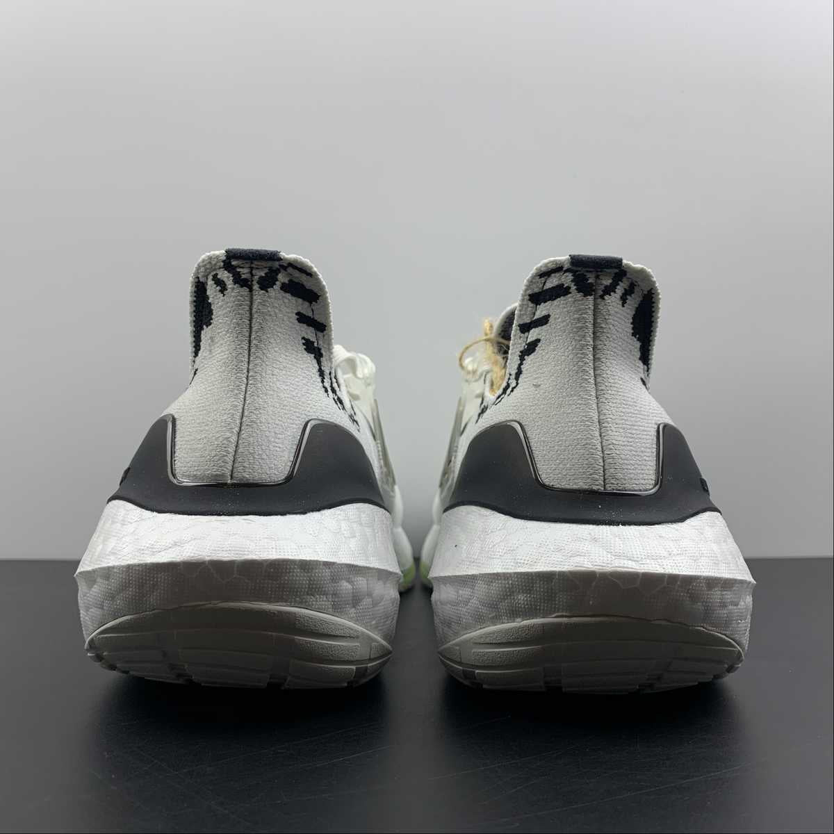 Adidas Ultraboost 22
