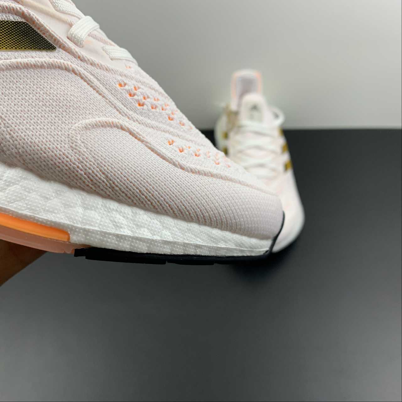 Adidas Ultraboost 22