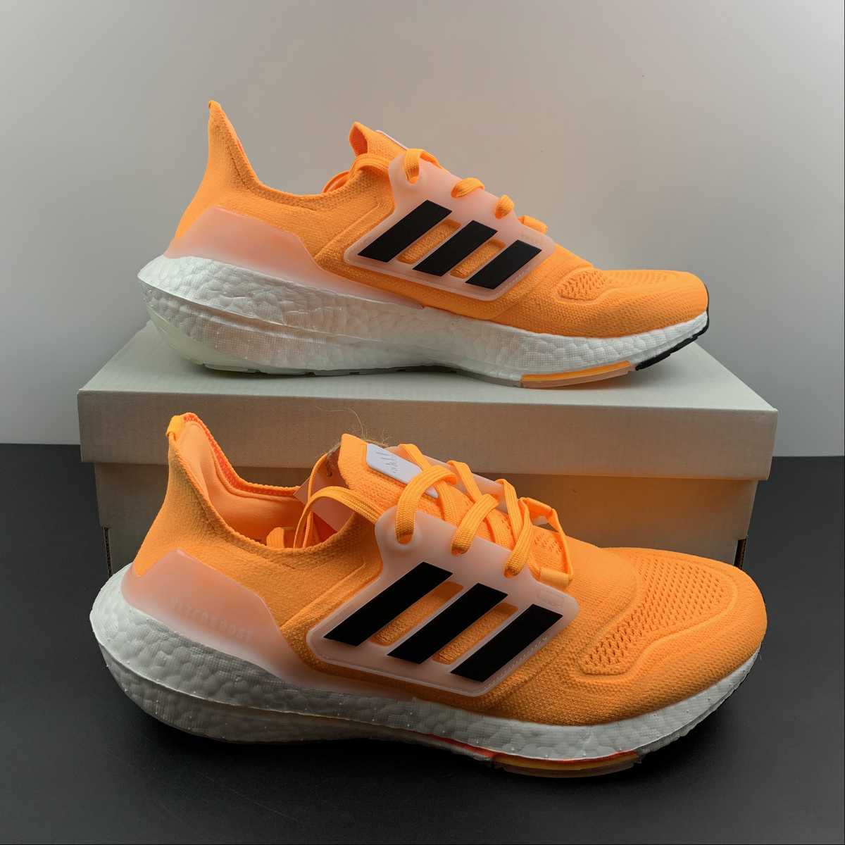 Adidas Ultraboost 22