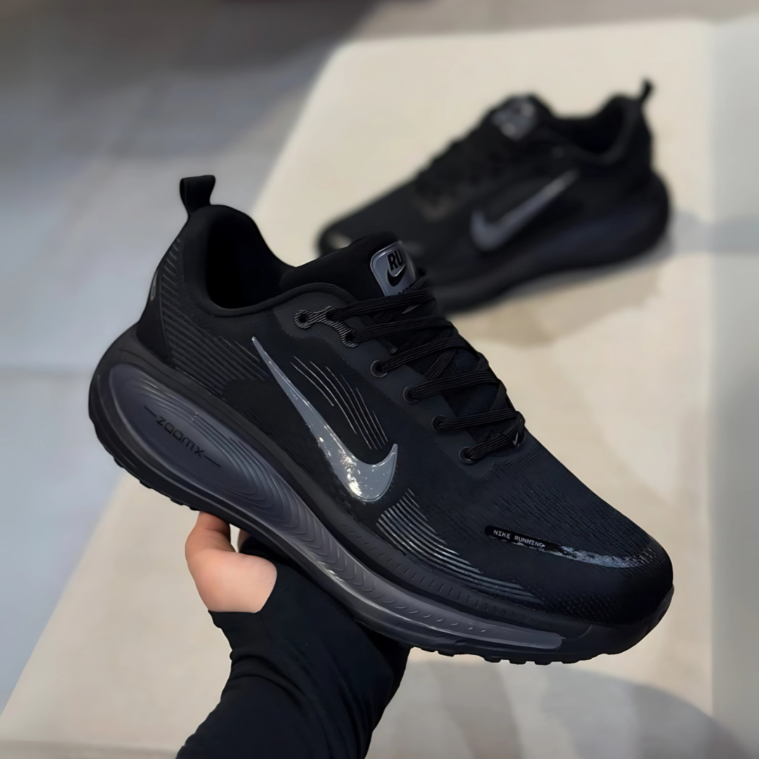Nike Vomero 18 - Preto