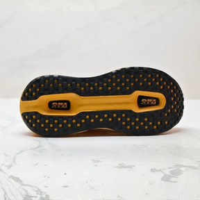 Nike Vomero Premium - Amarelo