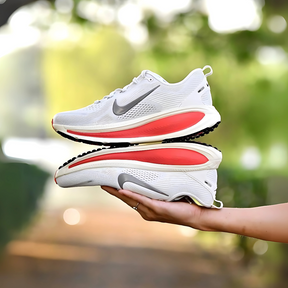 Nike Vomero 18 - Branco/Vermelho