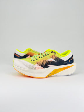New Balance Rebel V4