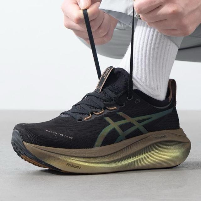 Asics Gel - Nimbus 27 Platinum - Preto/Dourado