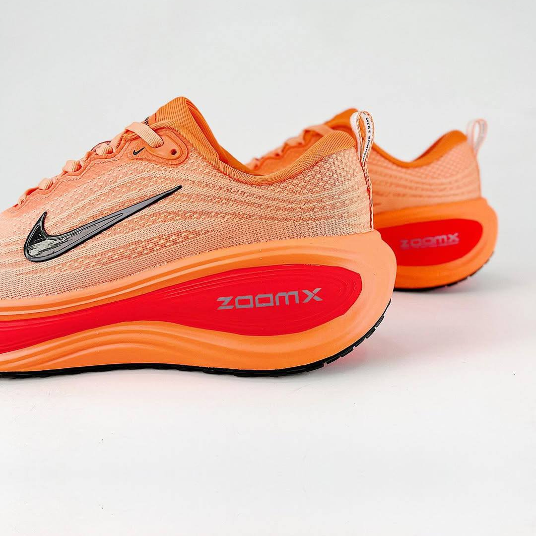 Nike Vomero Plus - Laranja/Vermelho