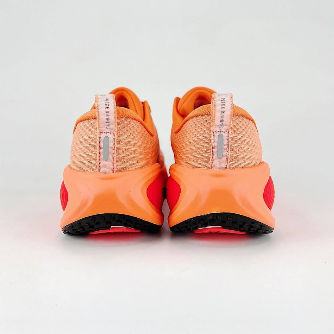 Nike Vomero Plus - Laranja/Vermelho