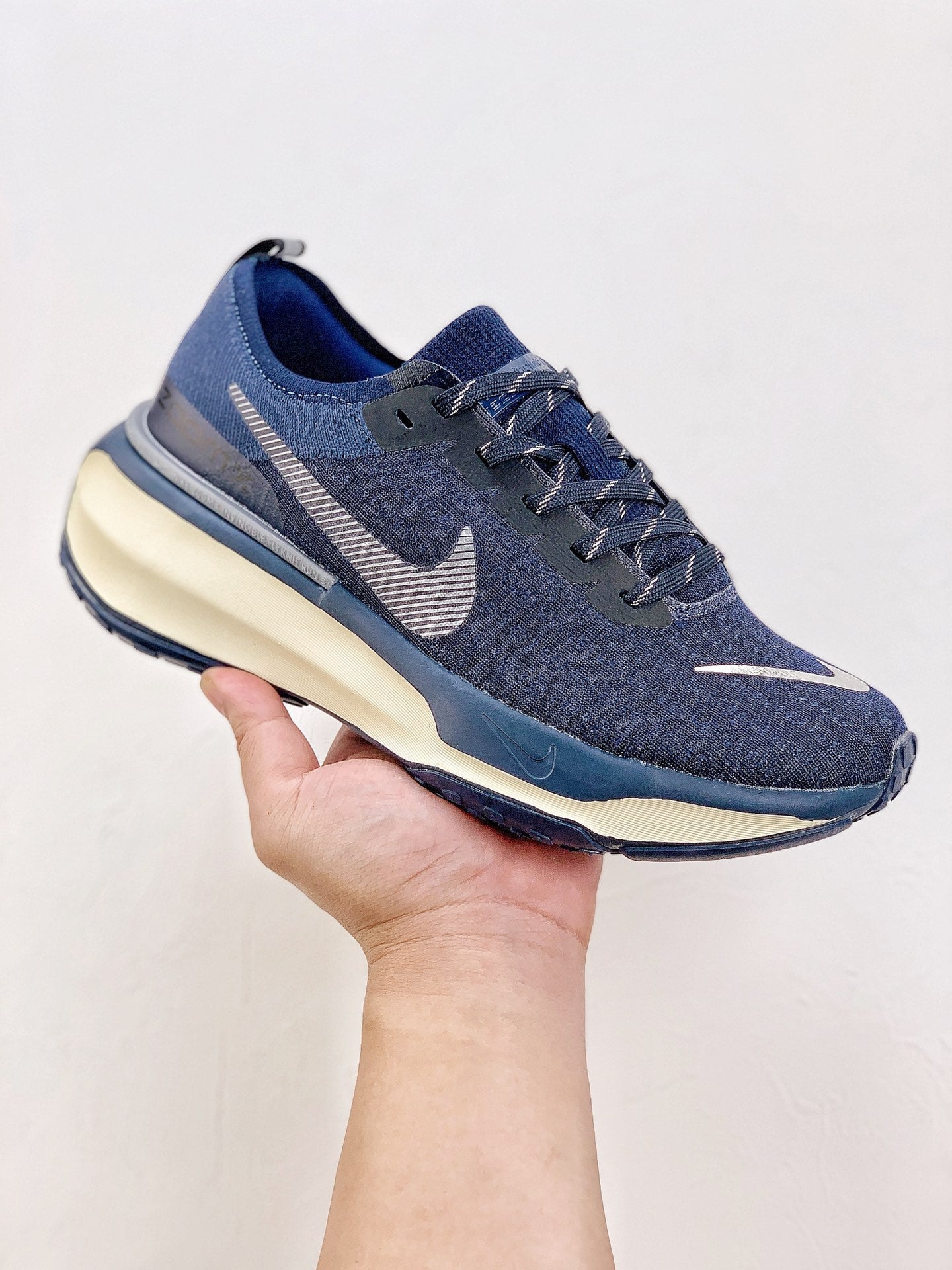 Nike Air Zoom X Invincible Run 3