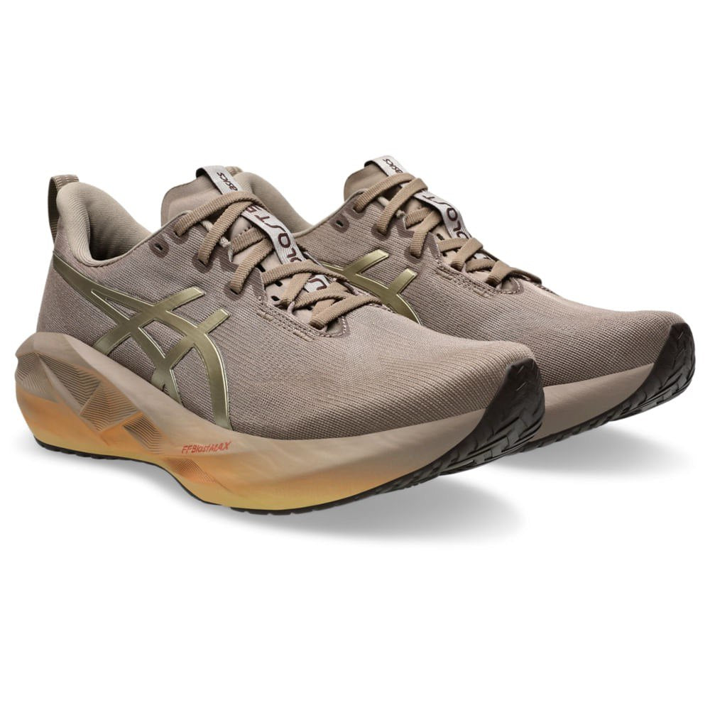 Asics NovaBlast 5 Luxe - Dourado/Marrom