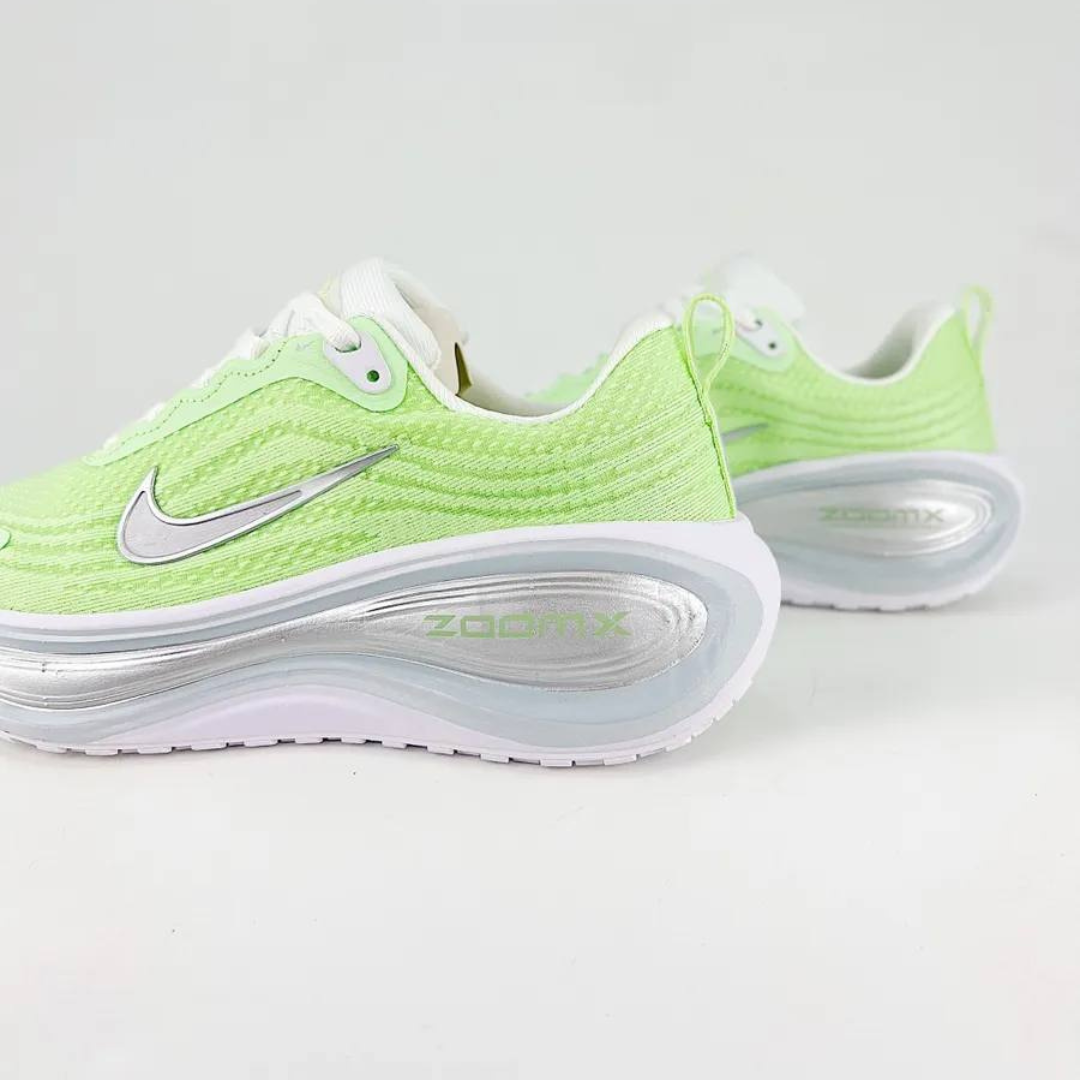Nike Vomero Plus - Verde/Platinum