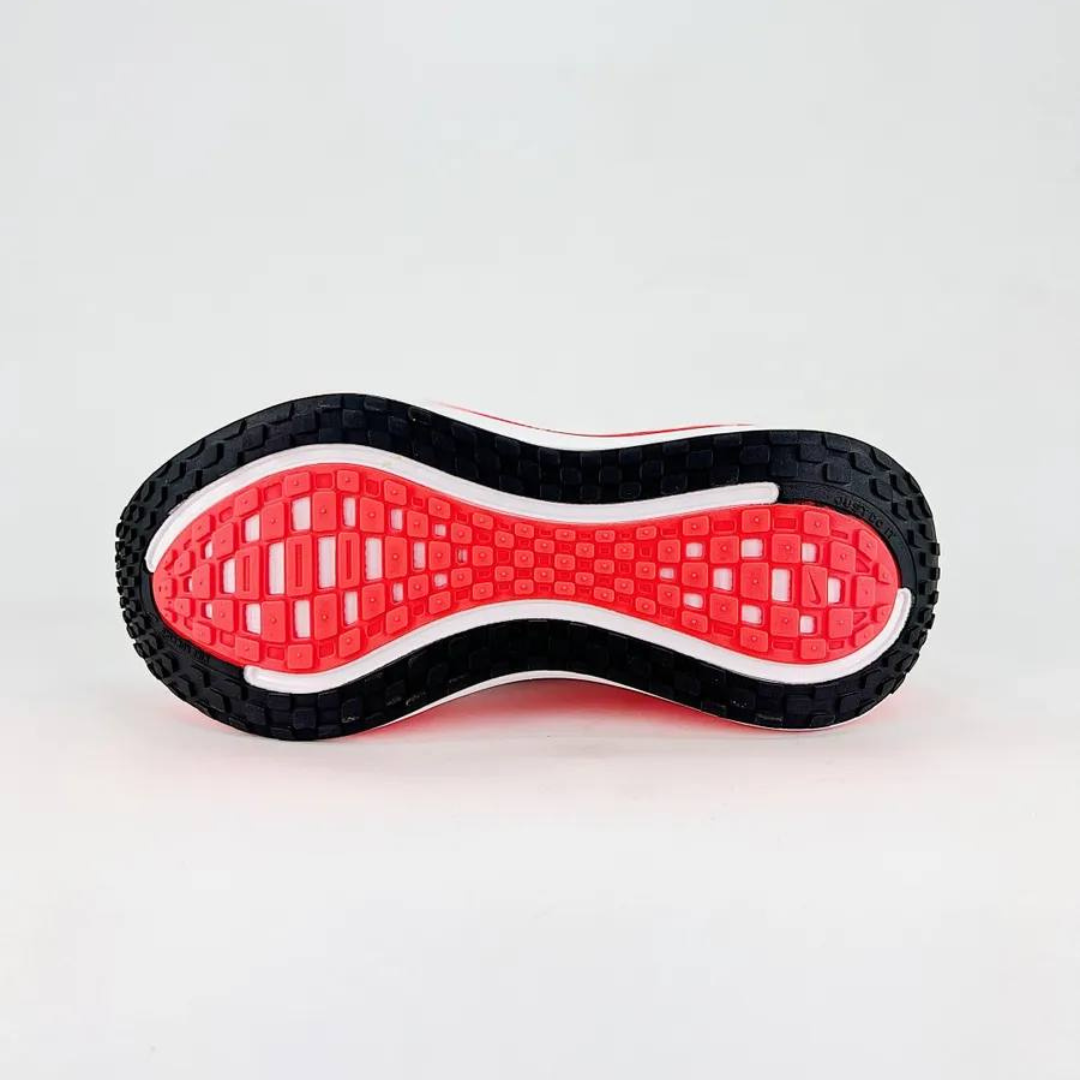 Nike Vomero Plus - Branco/Vermelho